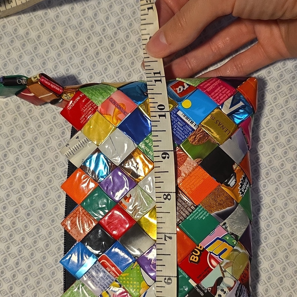 Colorful handmade Woven Women's Bag - Picture 8 of 8